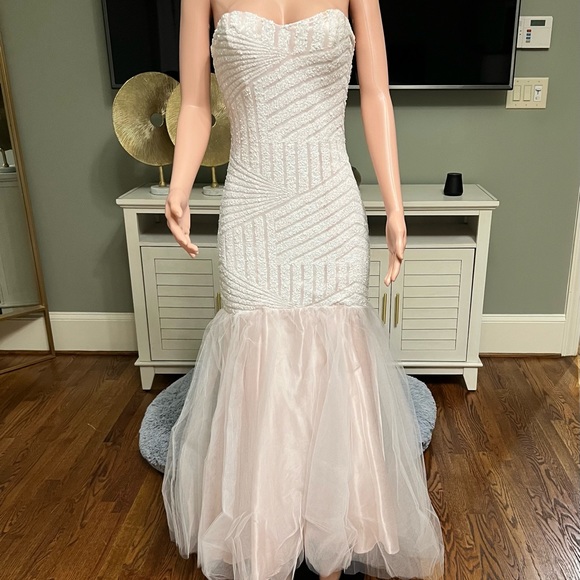 Madison Long Mermaid Formal Prom Dress. Size 7/8.Like New! Worn 1x. Perfect Fit! - Picture 5 of 6